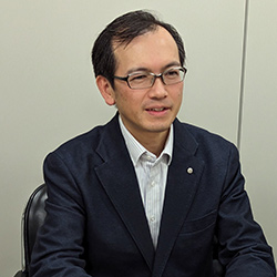 寒川　雅人氏